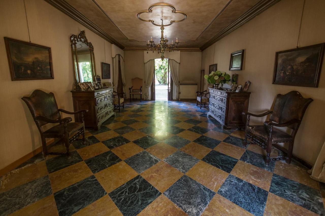 Villa Dom ピアチェンツァ エクステリア 写真